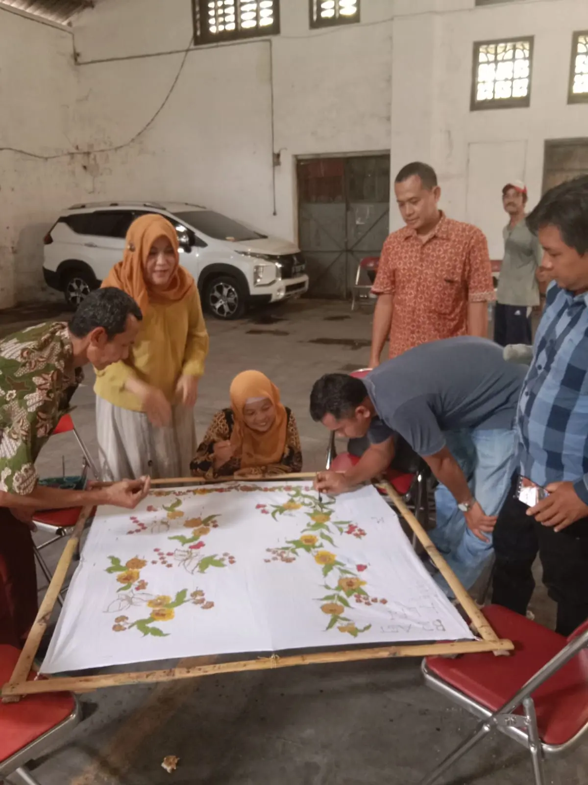 Pelatihan membatik mahasiswa UNIBA(7)